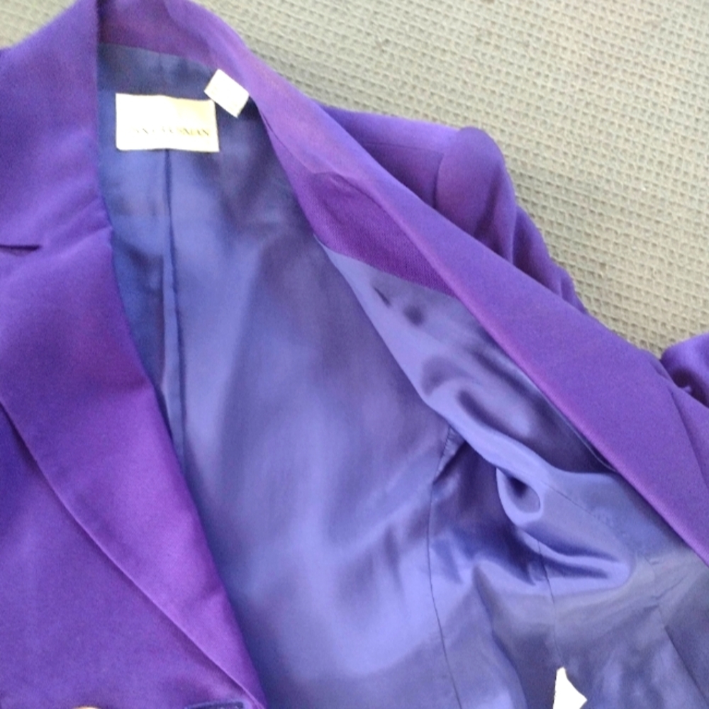 Vintage Silk Dana Buchman Blazer with matching skirt (can be sold separately) - Picture 13 of 13